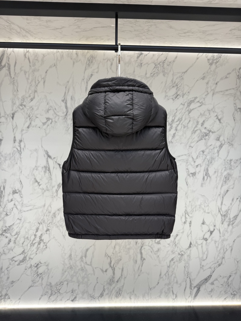 Жилеты Burberry