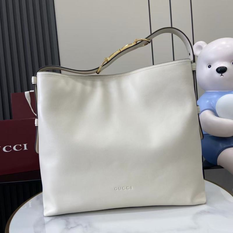 Сумка Gucci белая с золотой фурнитурой