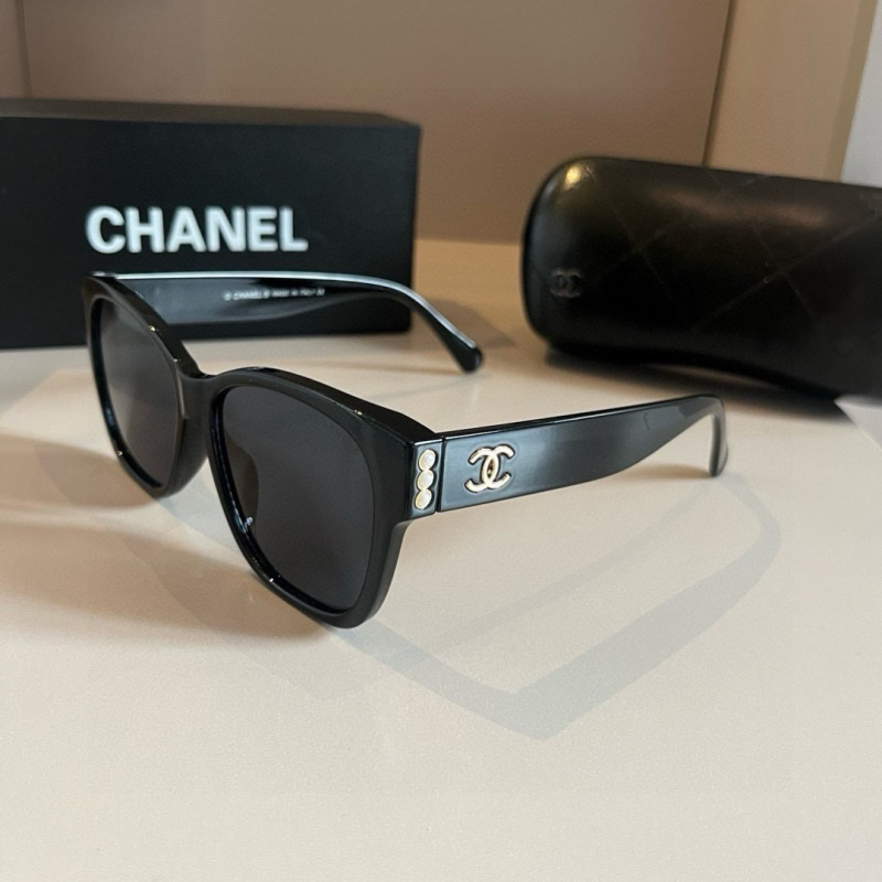 Солнцезащитные очки Chanel, черные квадратные с декором
