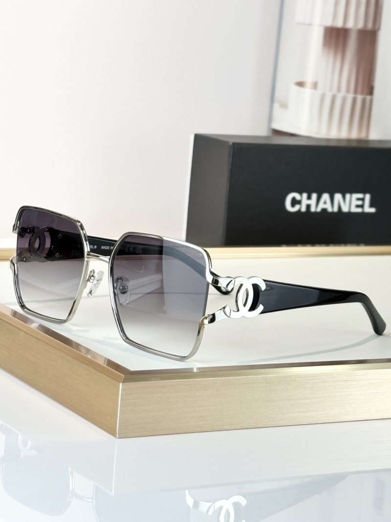 Солнцезащитные очки Chanel квадратная оправа с градиентными линзами