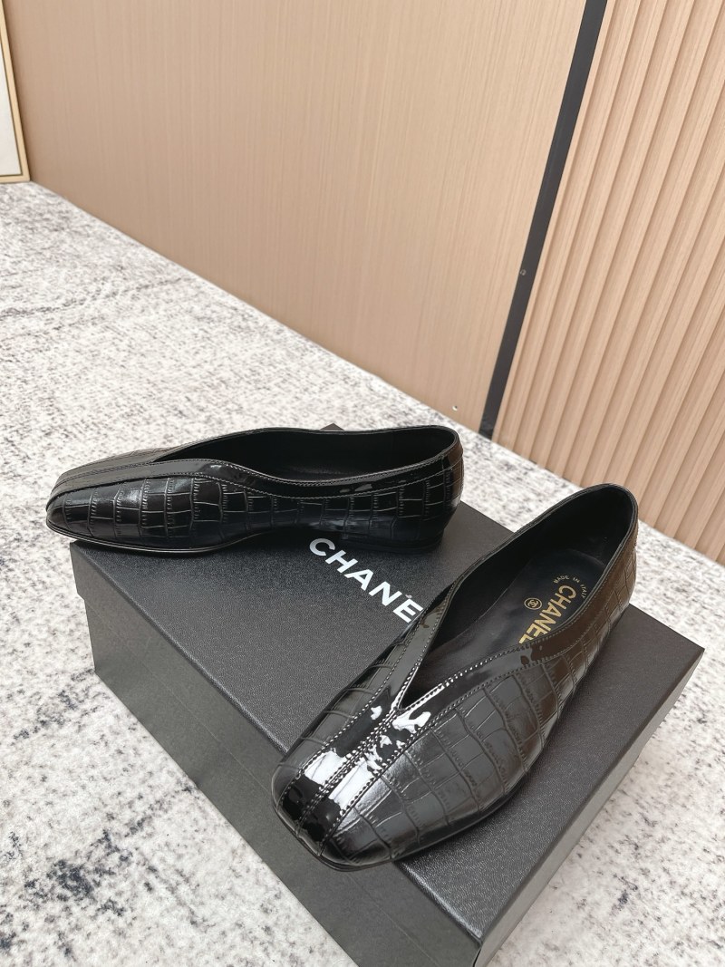 Черные лаковые балетки с квадратным носком Chanel