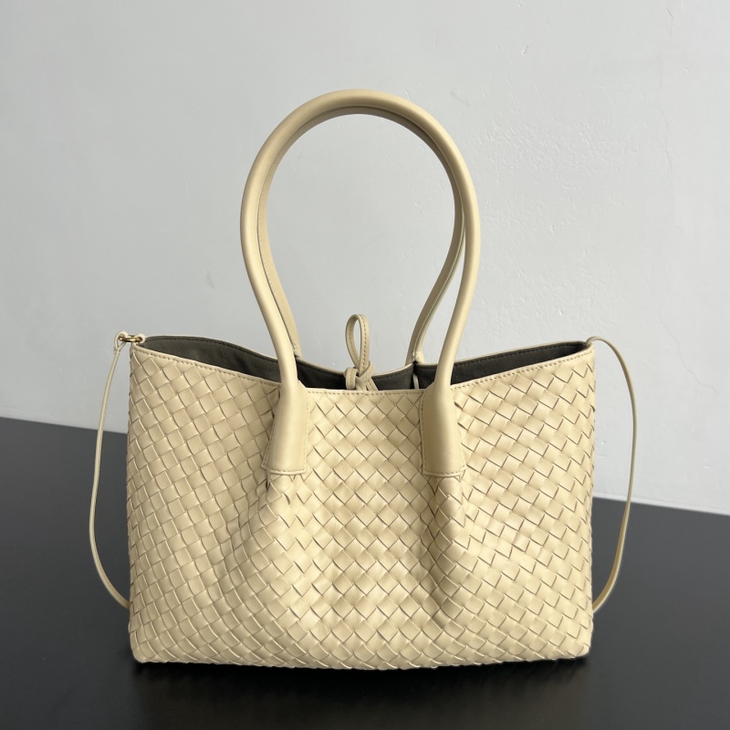 Сумка Bottega Veneta с плетеным узором