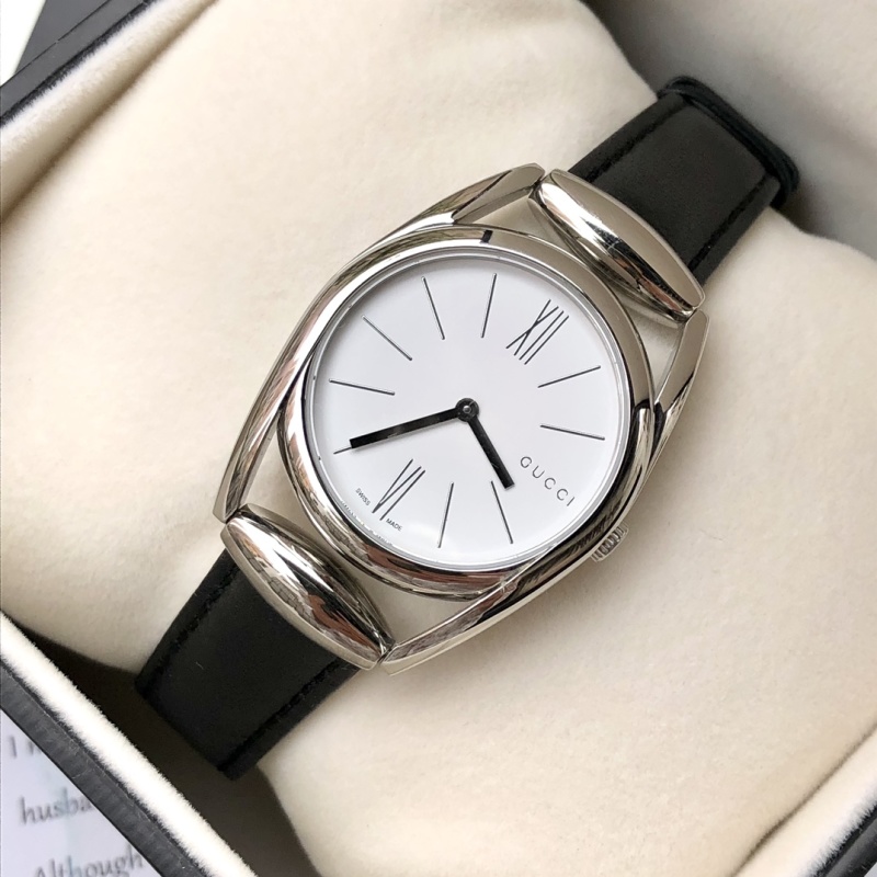 Часы Gucci