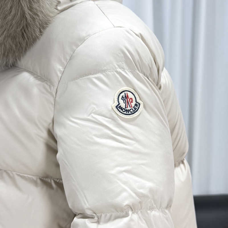 Пуховик Moncler