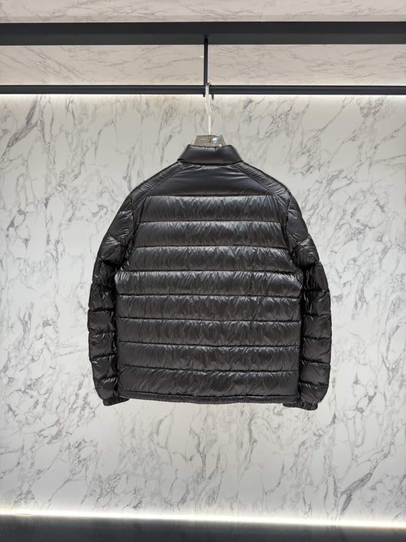Пуховик Moncler
