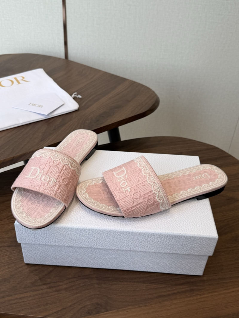 Розовые шлепки Dior