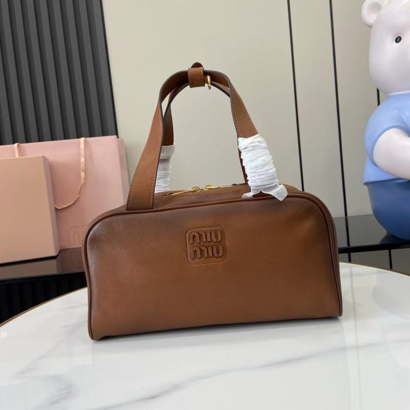 Сумка-багет Miu Miu коричневая
