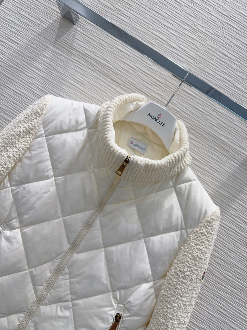 Пуховик Moncler