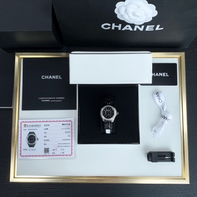 Часы Chanel