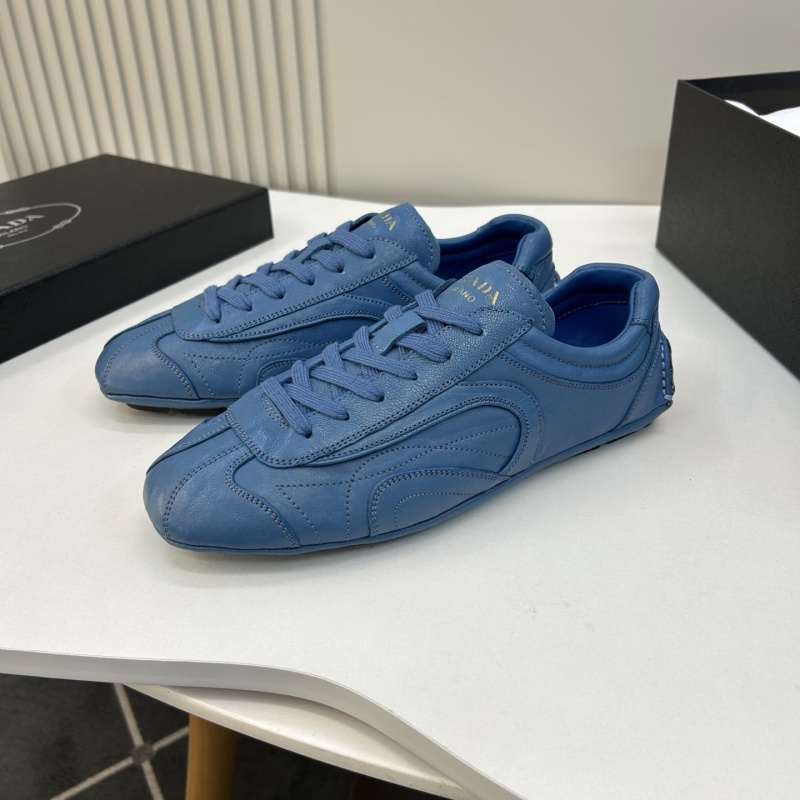 Мужские синие кожаные лоферы Prada