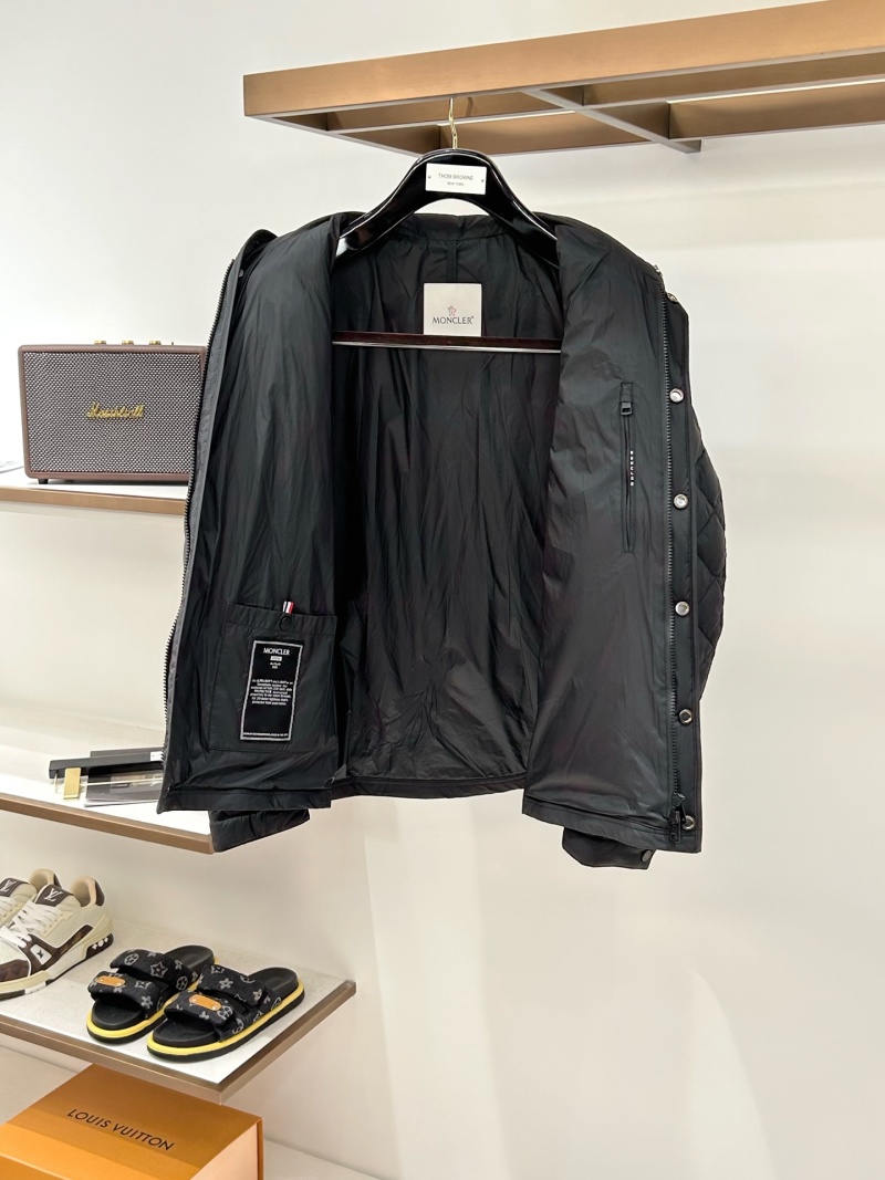 Пуховик Moncler