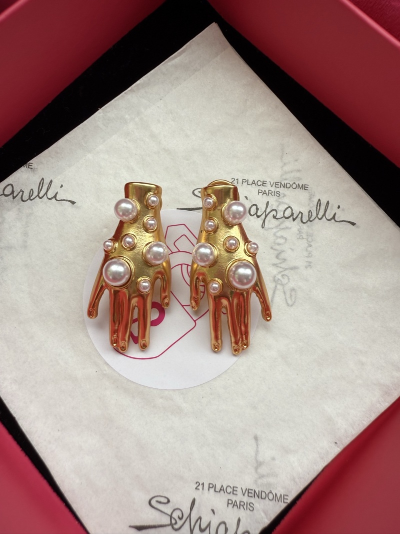 Серьги в форме рук с жемчугом Schiaparelli