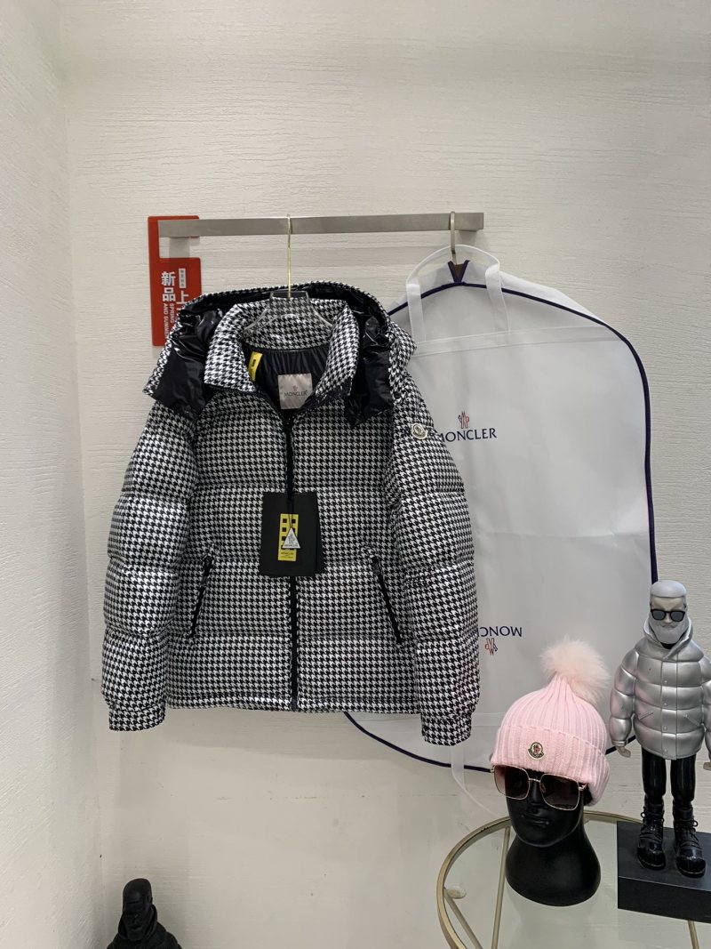 Пуховик Moncler