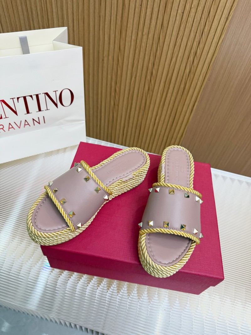 Женские шлепанцы на платформе с канатной подошвой и заклепками Valentino Garavani
