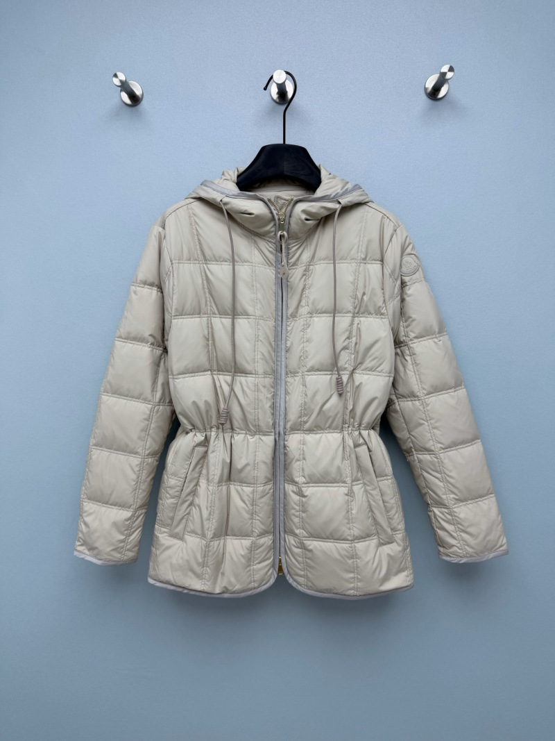 Пуховик Moncler с поясом