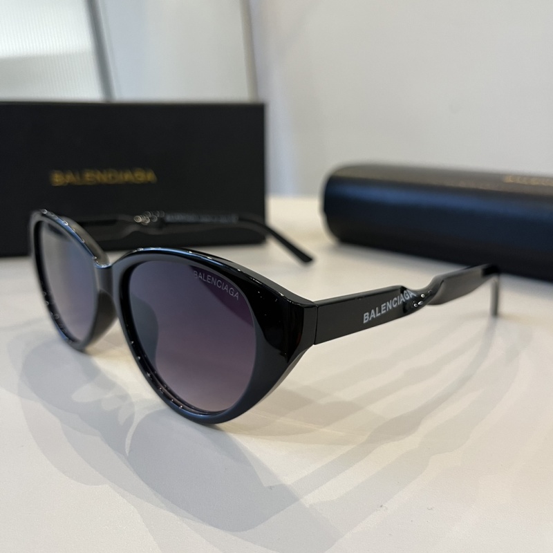 Черные солнцезащитные очки Balenciaga