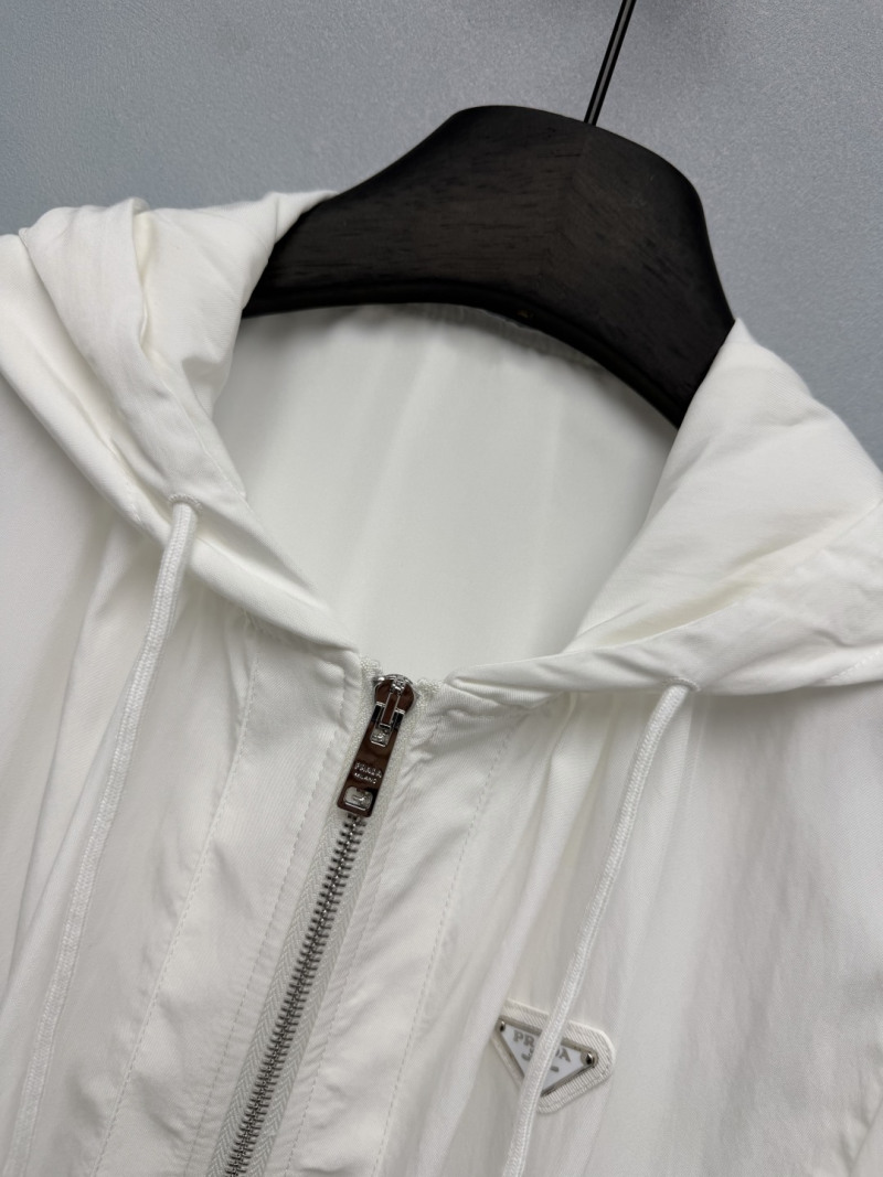 Куртка Prada с капюшоном