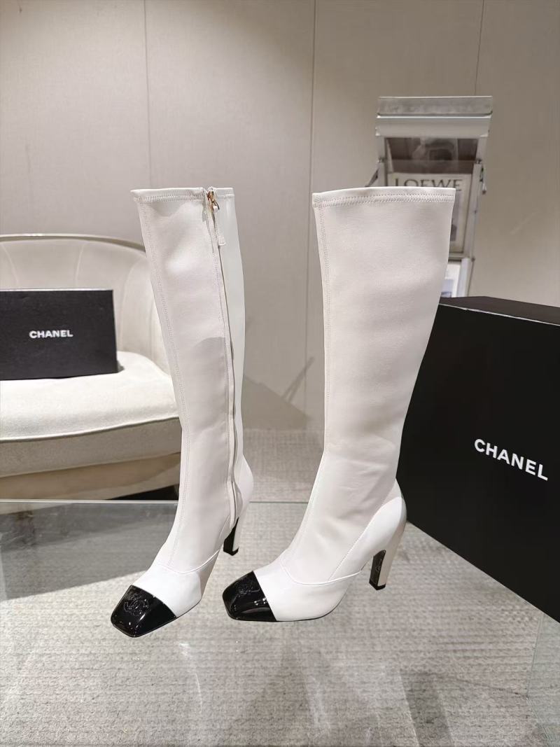 Женские ботильоны Chanel с острым носком белого цвета