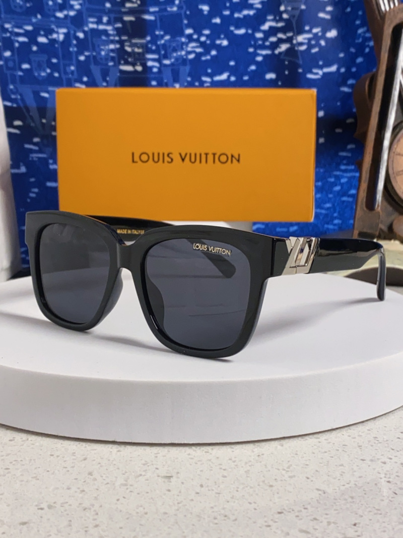 Солнечные очки Louis Vuitton женские квадратные черные