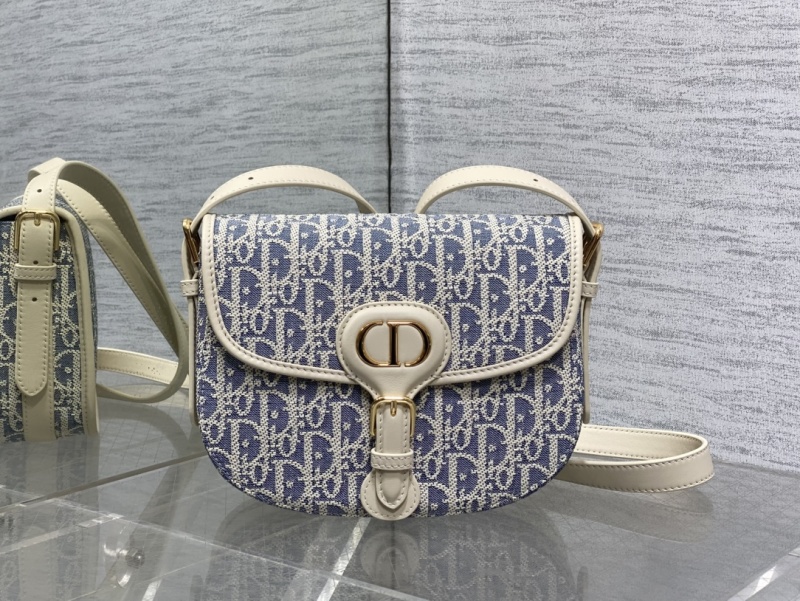 Сумка Dior с монограммой и ремешком