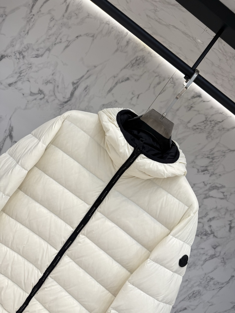 Пуховик Moncler