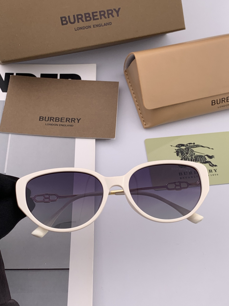 Черные солнцезащитные очки с цветочным декором Burberry
