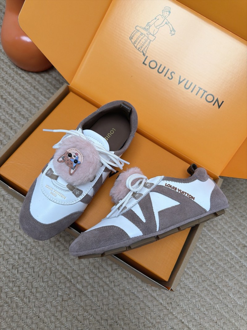 Женские балетки Louis Vuitton белого цвета