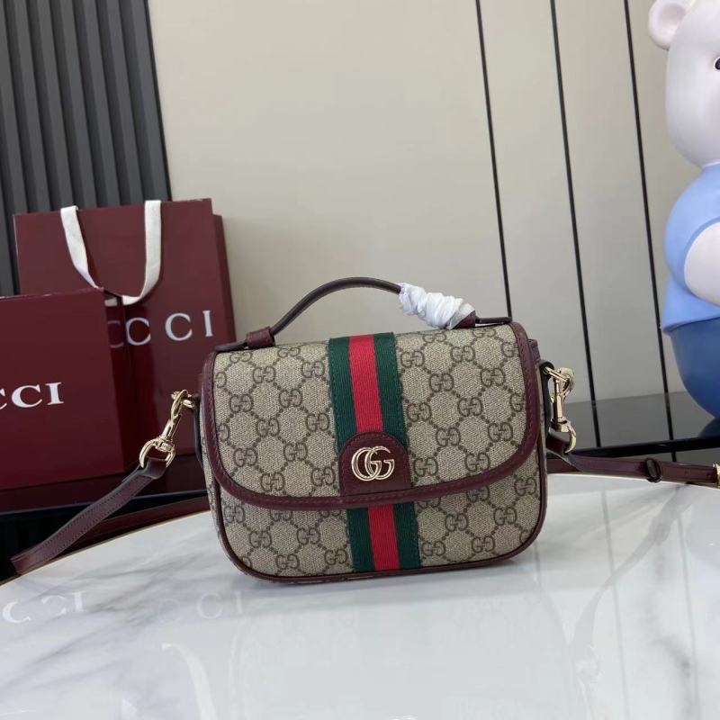 Сумка Gucci с монограммой и ремешком