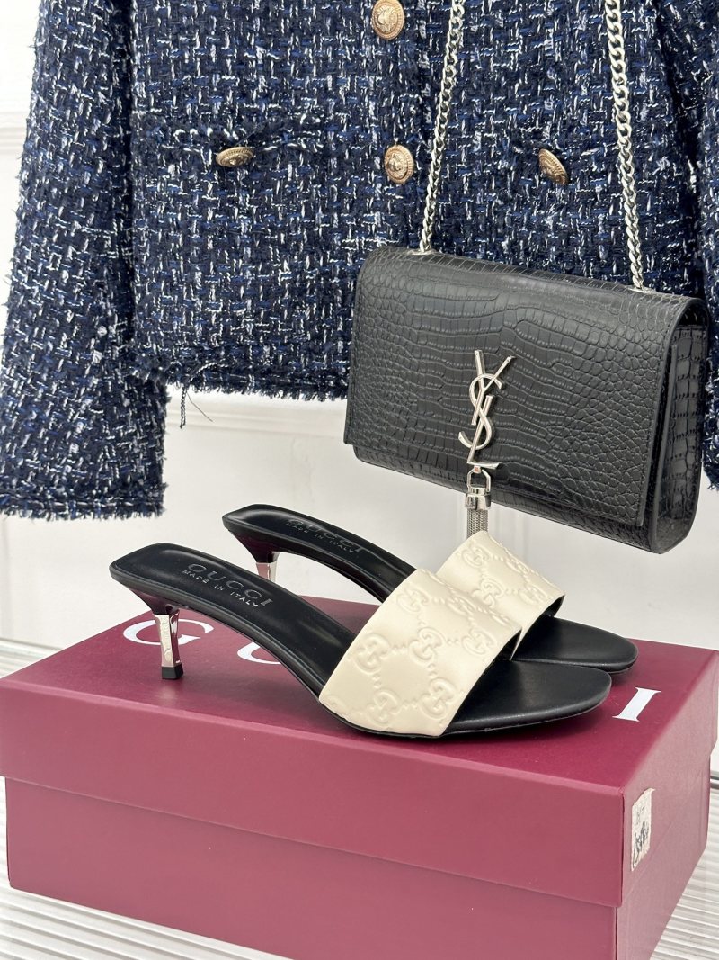 Женские босоножки Gucci с монограммой