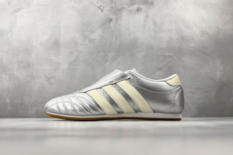 Кроссовки Adidas Originals серебристые
