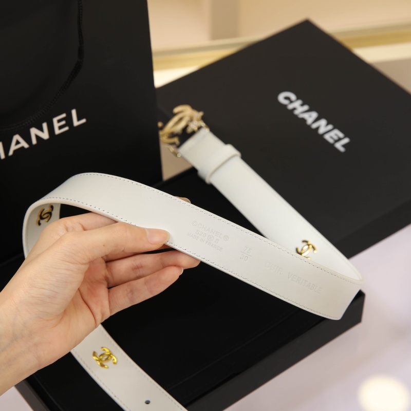 Женский ремень с декоративной пряжкой Chanel