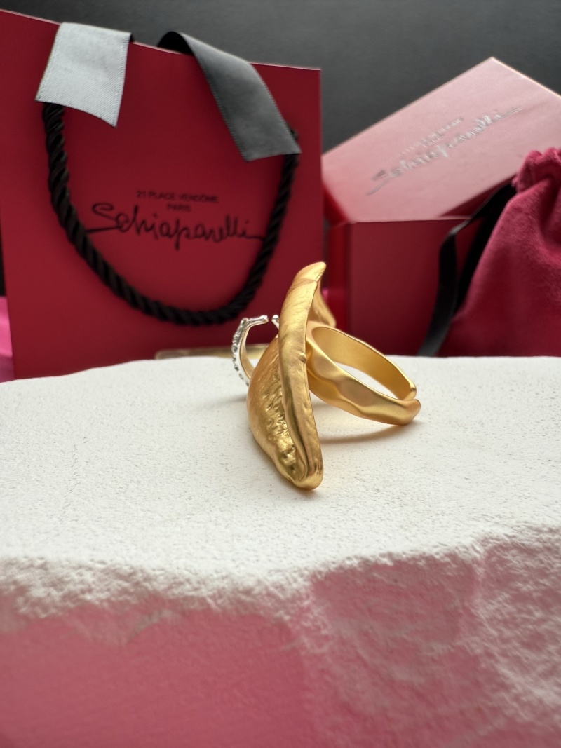 Брошь в форме губ с кольцом Schiaparelli