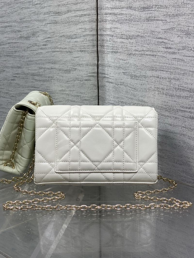 Сумка Dior белая с цепочкой