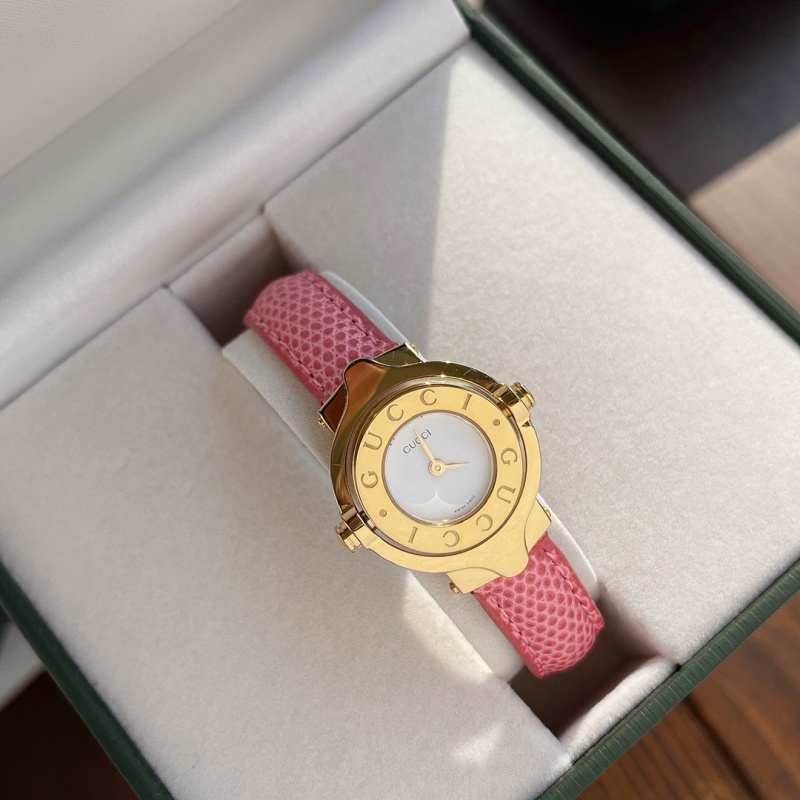 Часы Gucci