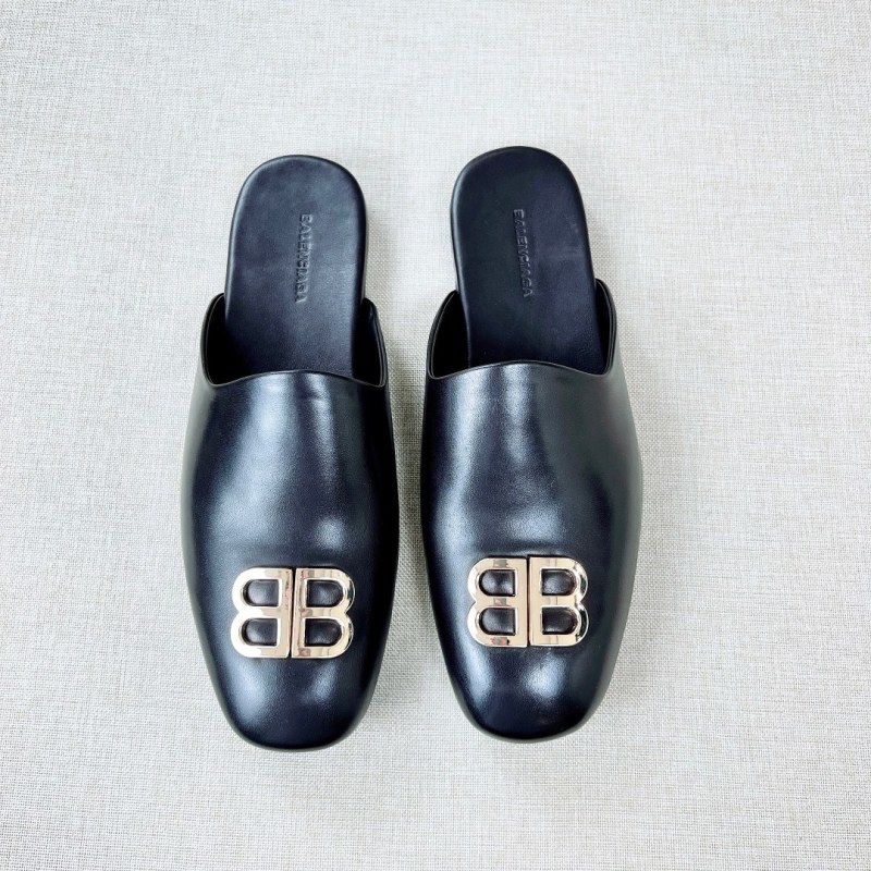 Черные кожаные мокасины с декоративной фурнитурой Balenciaga