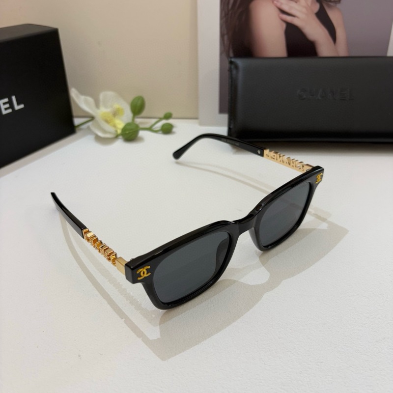 Солнцезащитные очки CHANEL