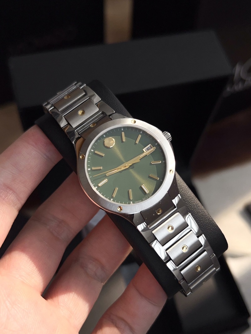 Часы Movado