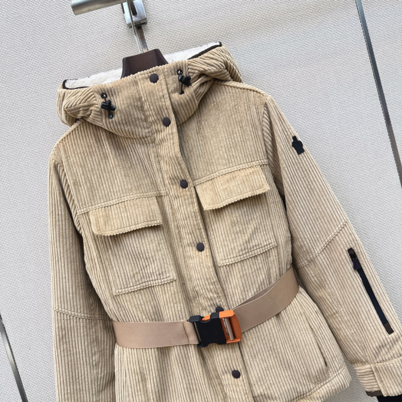 Пуховик Moncler