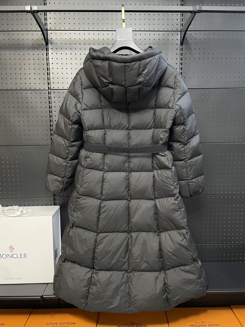 Пуховик Moncler