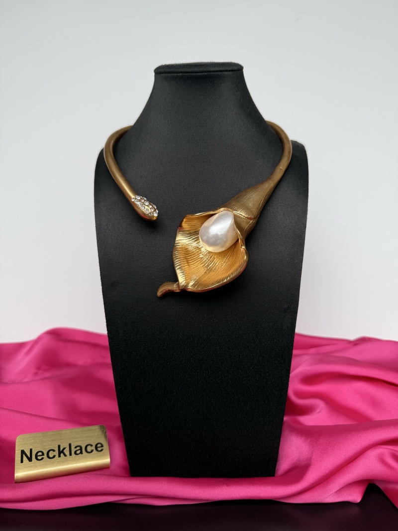 Колье с жемчугом Schiaparelli
