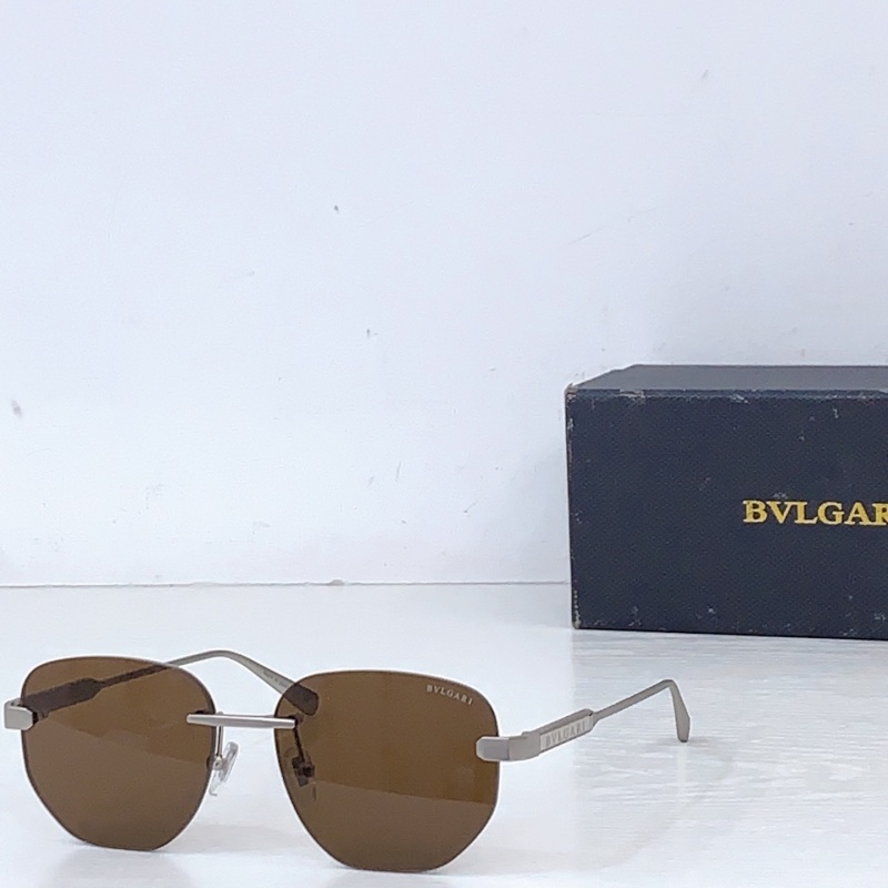Солнцезащитные очки Bvlgari модель BV50049U размер 55