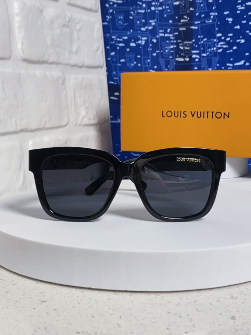 Солнечные очки Louis Vuitton женские квадратные черные