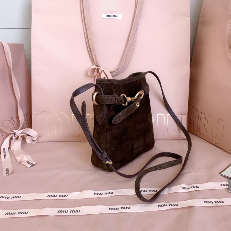 Мини-сумка из замши Miu Miu
