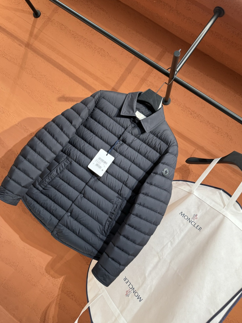 Пуховик Moncler