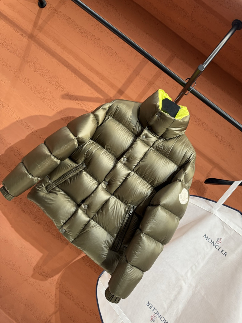Пуховик Moncler
