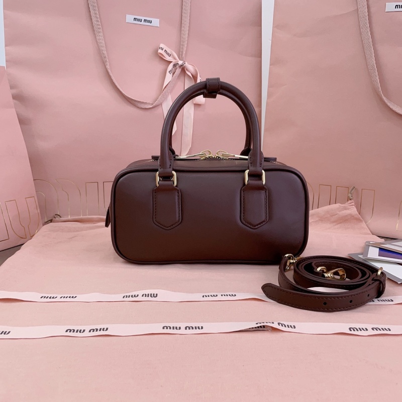 Сумка Miu Miu Bowler из натуральной кожи