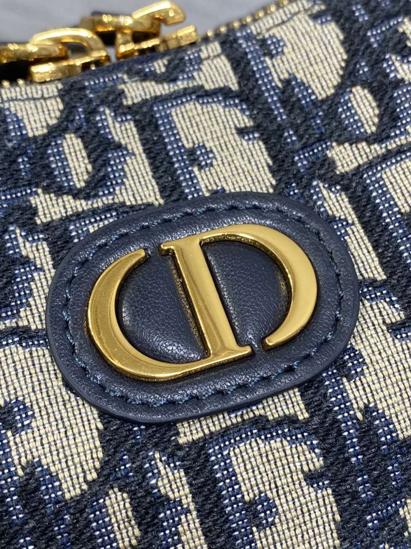 Сумка Dior с монограммой и цепочкой