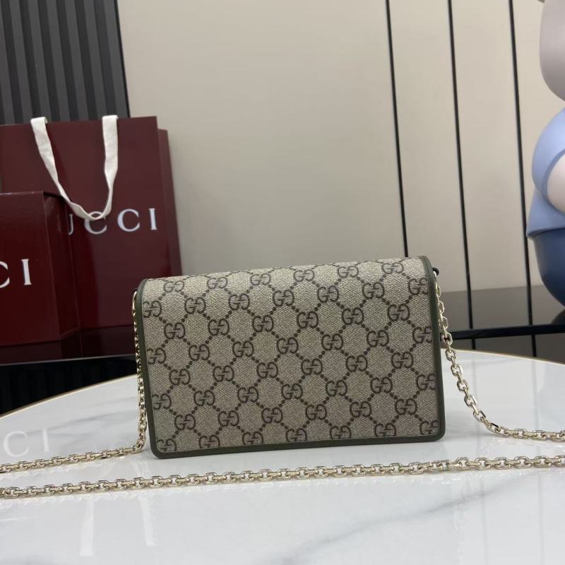Сумка-клатч Gucci с цепочкой