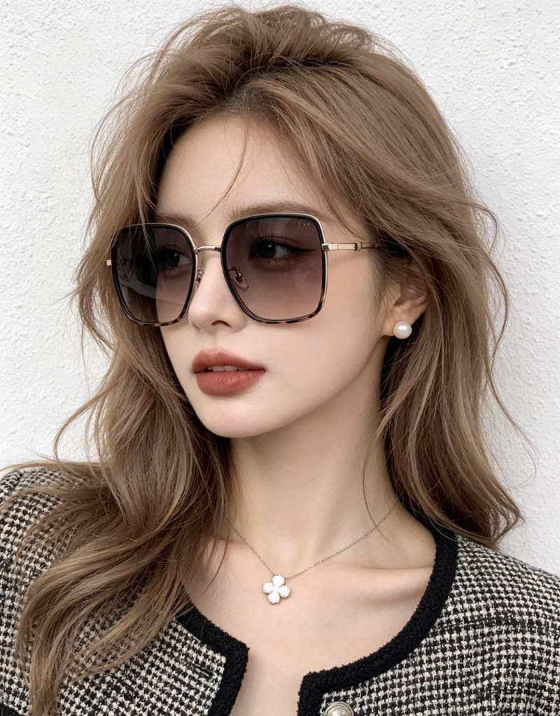 Женские квадратные солнцезащитные очки с поляризацией Gucci