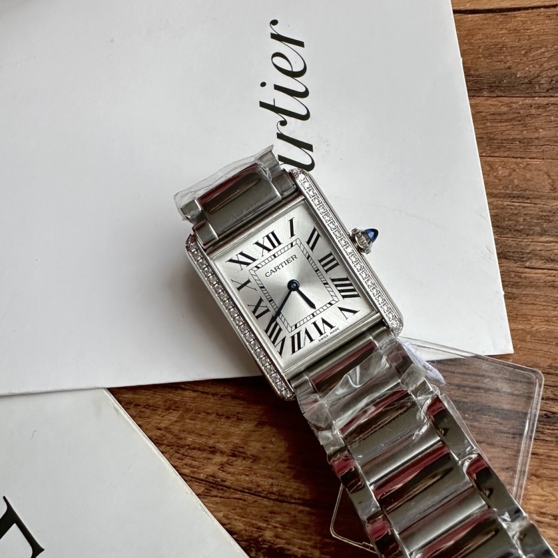 Часы Cartier Tank Must